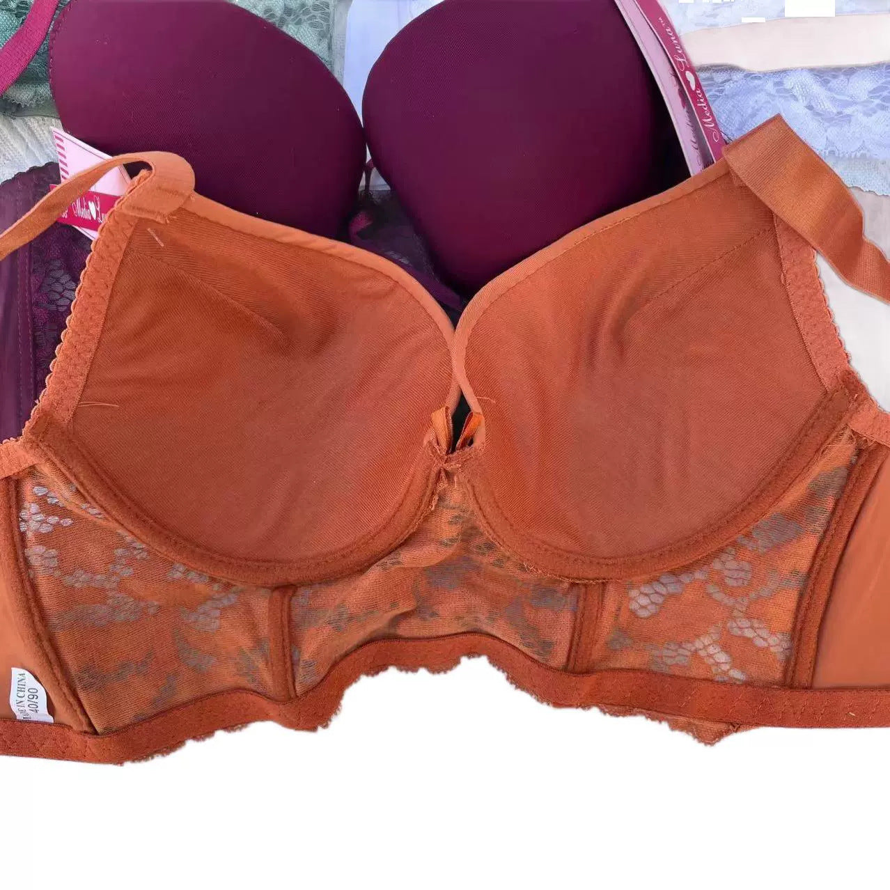 YY-08 European and American full-length fashionable commuting wear solid color lace ladies high-end gathered four-breasted bra