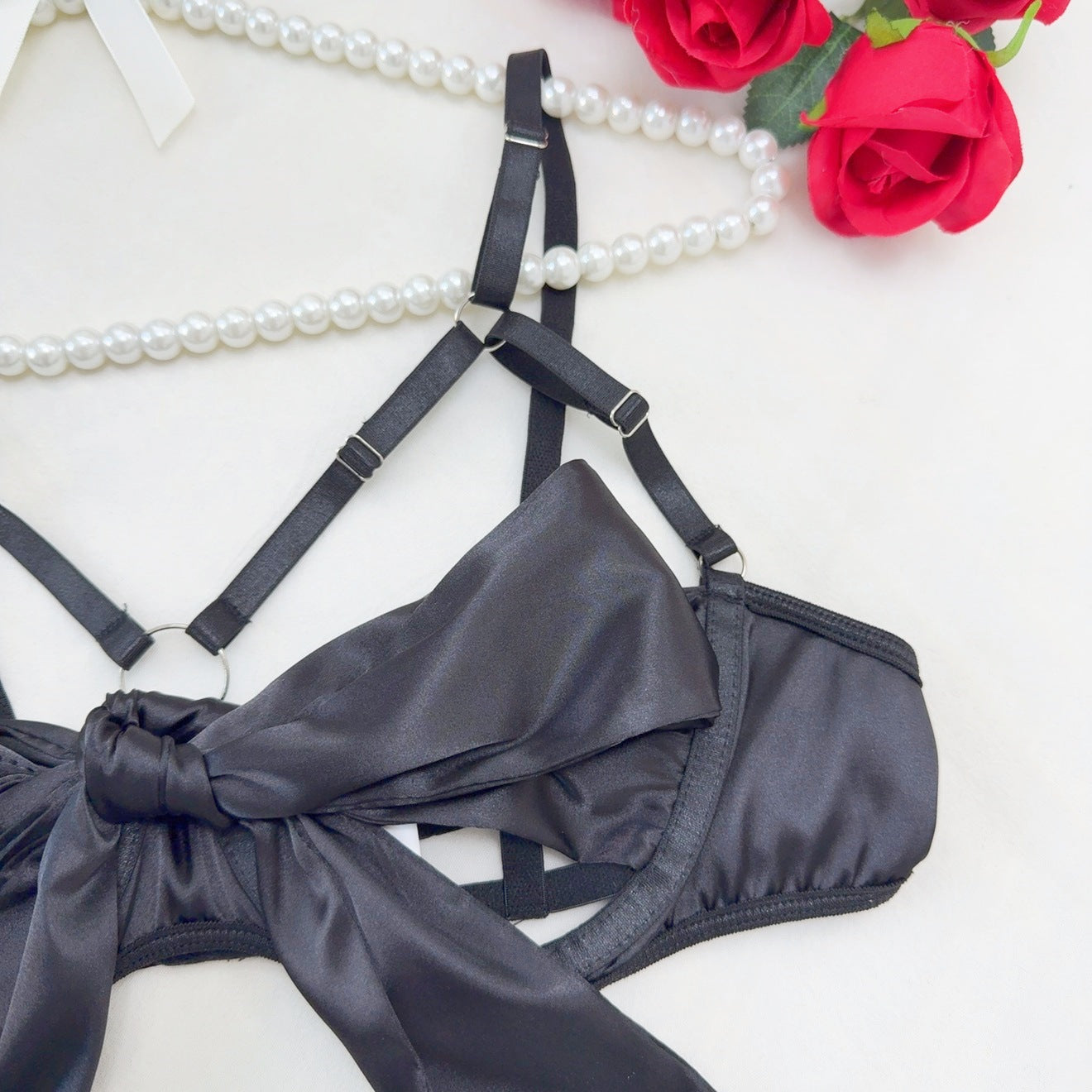 Lingerie New Style Sexy Lingerie Exquisite Bowknot Hollow Sexy Three-Piece Set with Underwire